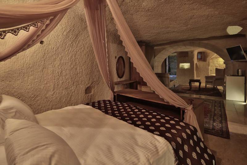 Elit Cave Suites