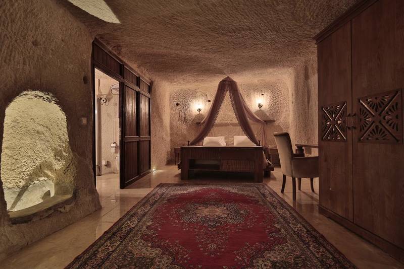 Elit Cave Suites