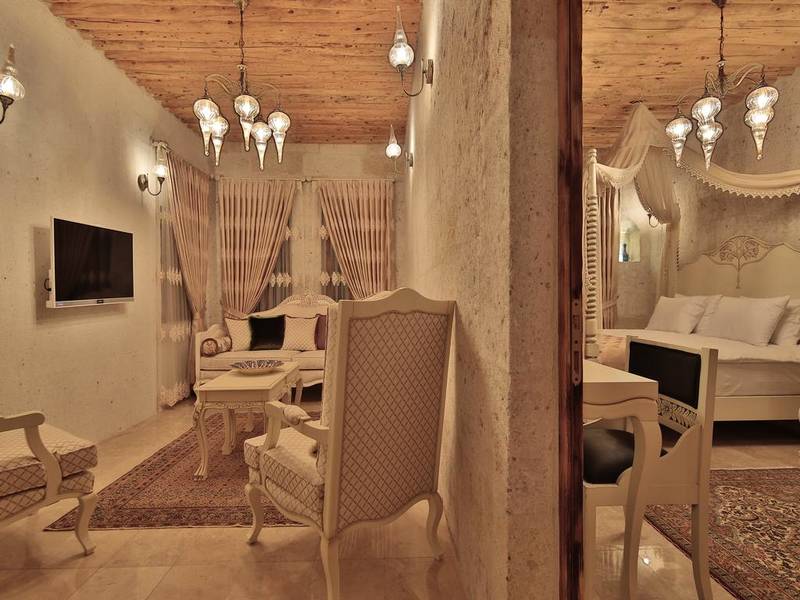 Elit Cave Suites