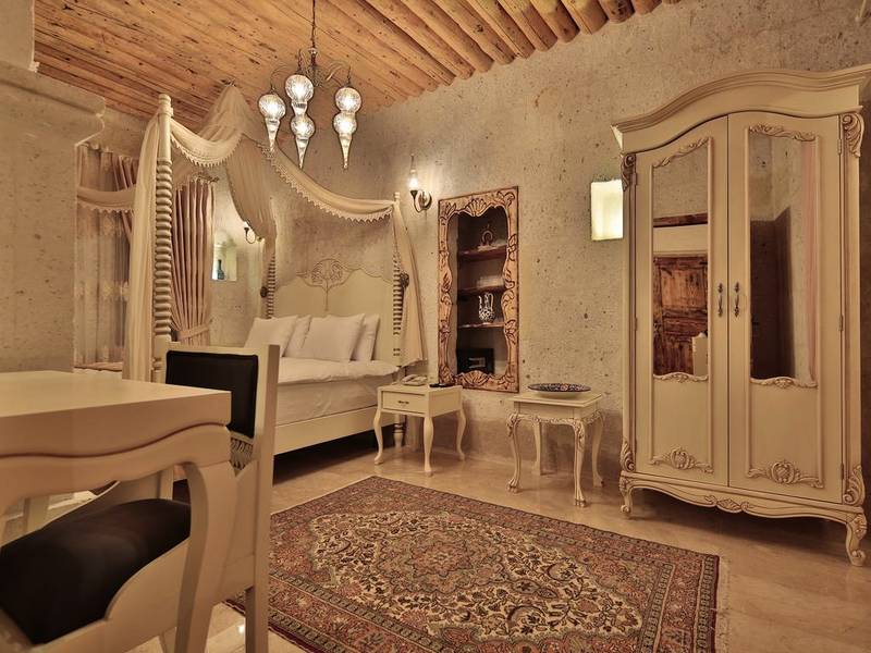 Elit Cave Suites