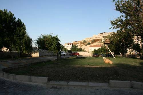 Holiday Cave Hotel