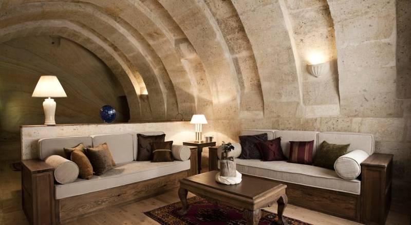 Fresco Cave Suites And Mansions