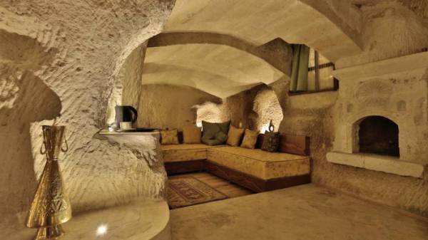 Golden Cave Suites