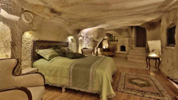 Golden Cave Suites