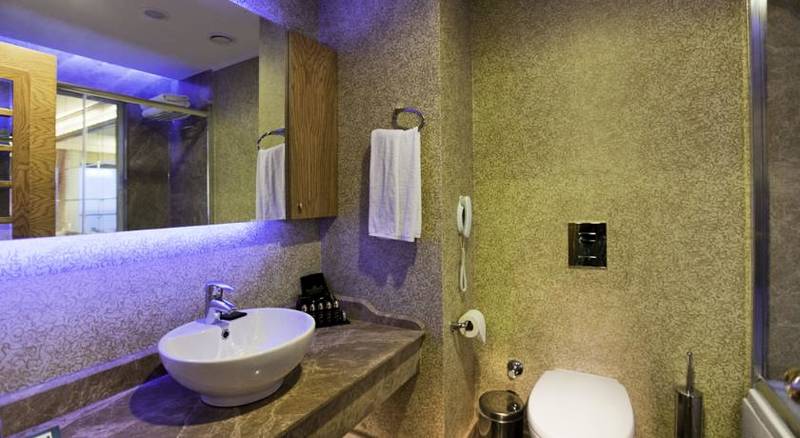 Granada Luxury Okurcalar