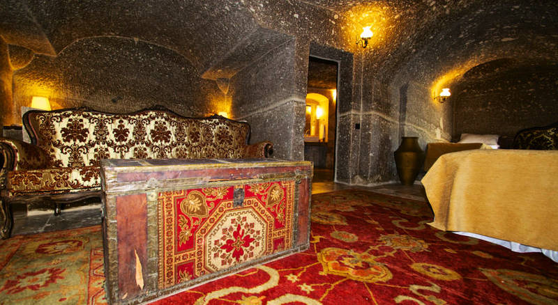 Grand Cave Suites