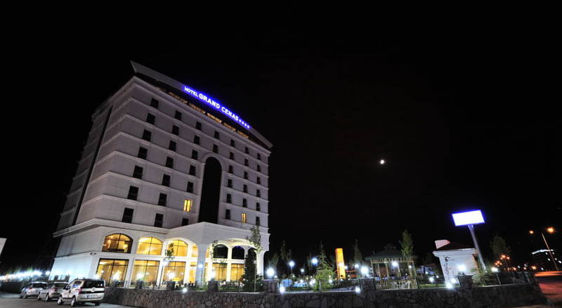 Grand Cenas Hotel