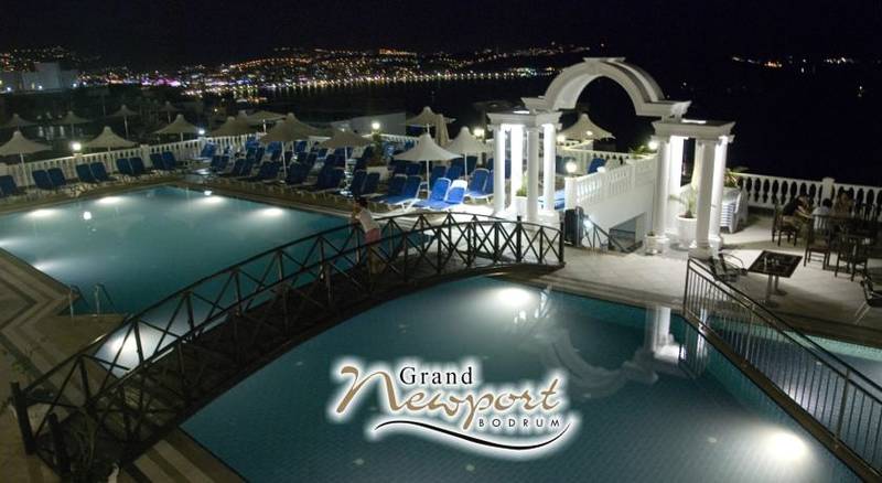 Grand Newport Hotel