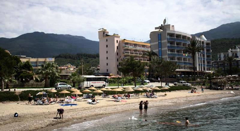 Kalamaki Beach Hotel