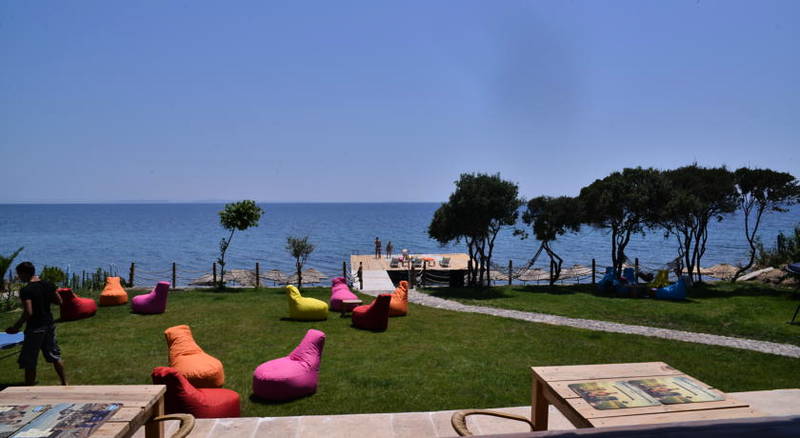 Gusto Beach Hotel