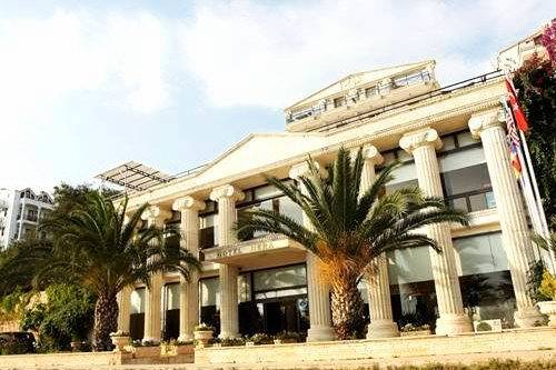 Hera Hotel