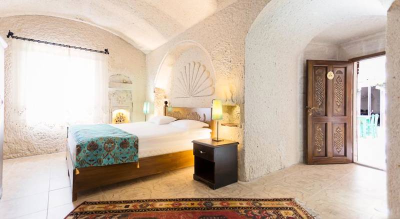 Hermes Cave Hotel