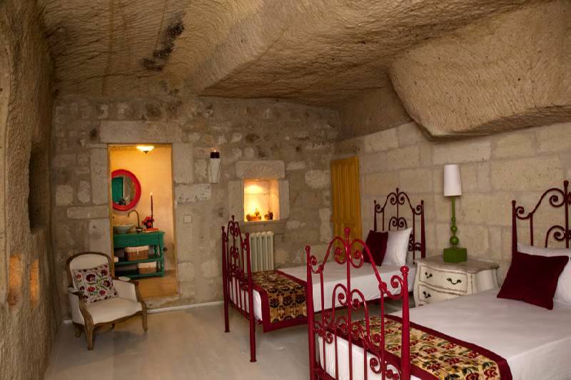 Hezen Cave Hotel