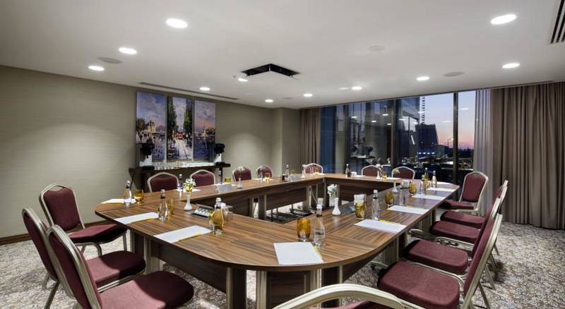 Hilton Garden nn stanbul Beylikdz
