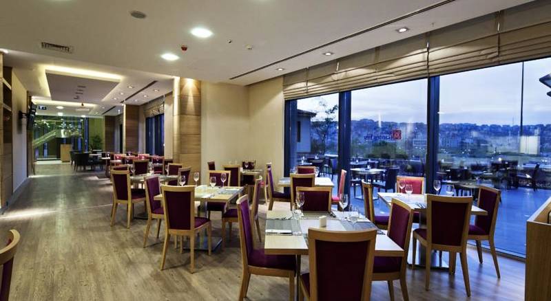 Hilton Garden nn stanbul Golden Horn