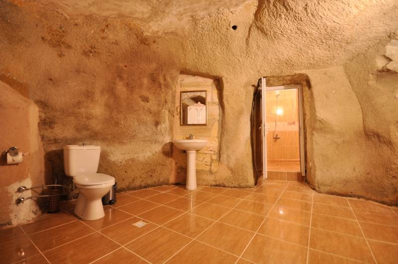 History Cave Hotel