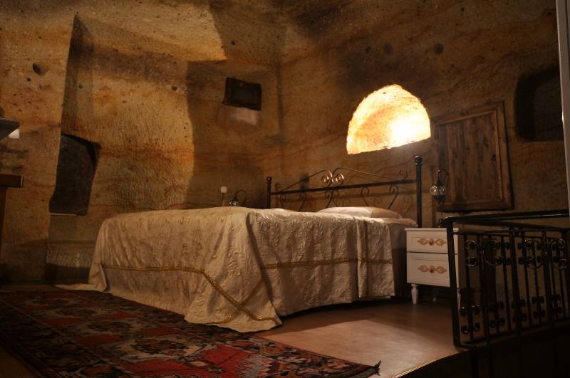 History Cave Hotel