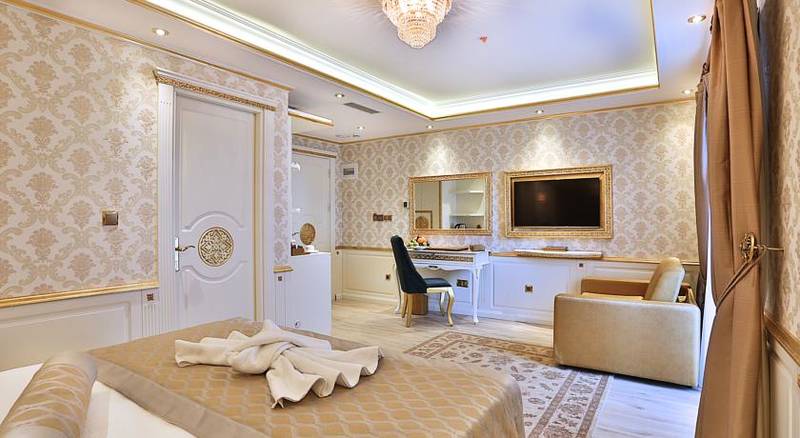 Hotel Emirhan Palace