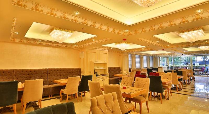 Hotel Emirhan Palace