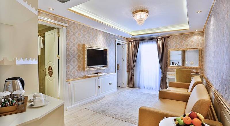 Hotel Emirhan Palace