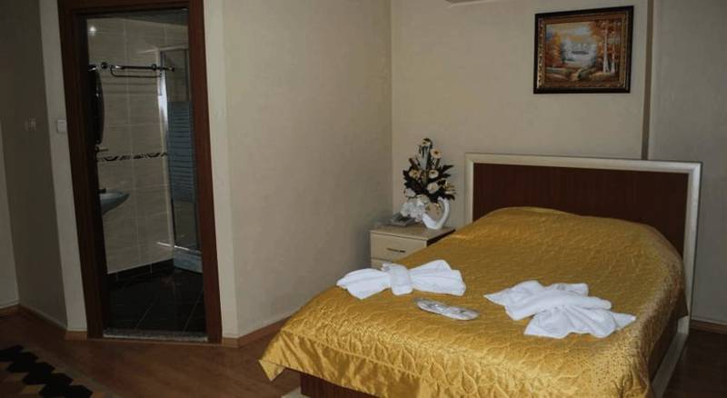 Hotel Grand skender