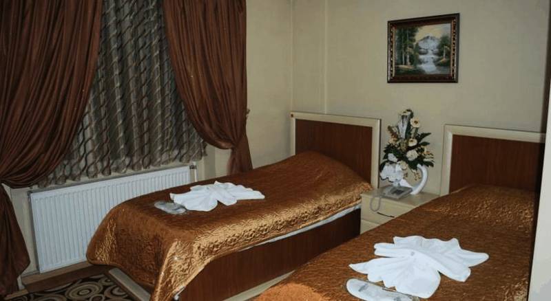 Hotel Grand skender