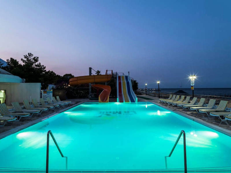 Perre La Mer Hotel Resort & Spa