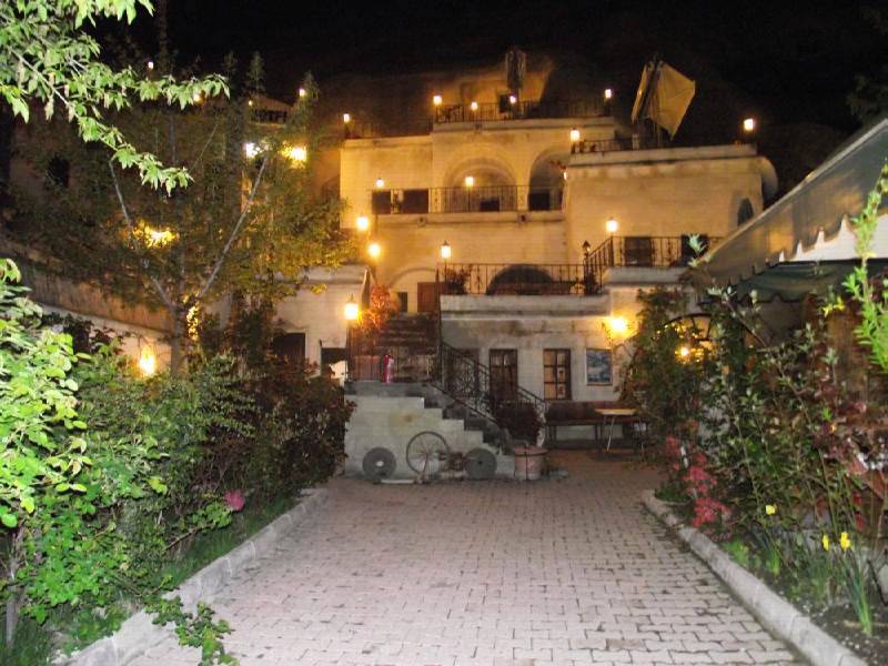 Lalezar Cave Hotel