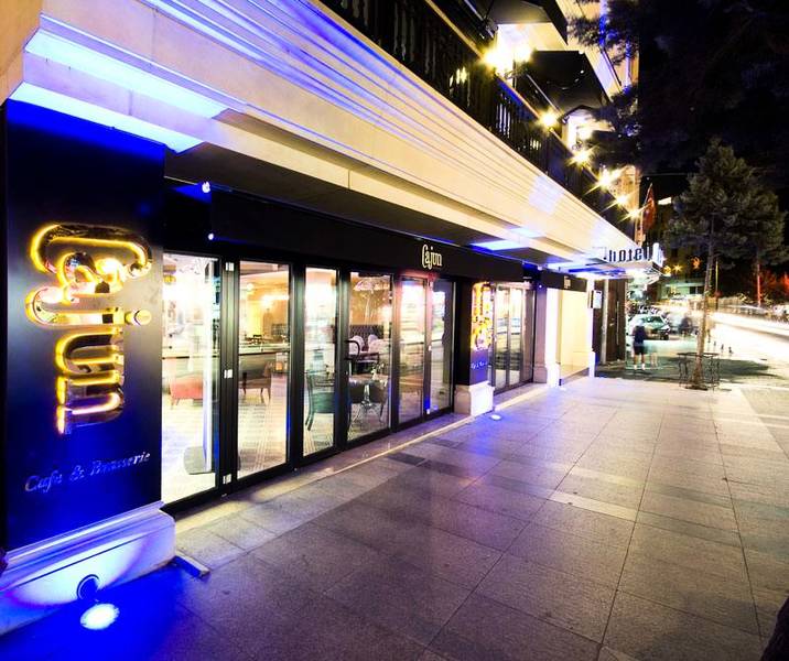 nnpera Hotel