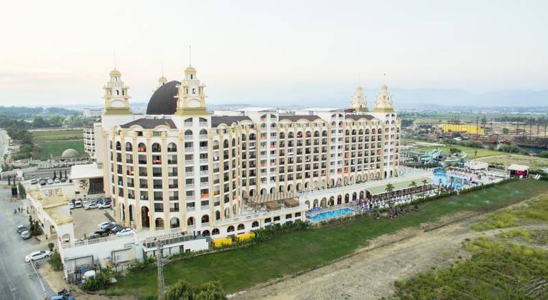 Jadore Deluxe Hotel & Spa