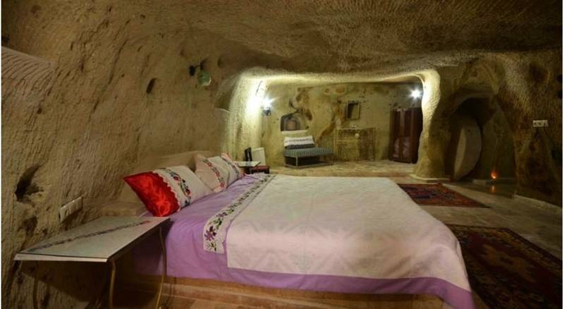 Jerveni Cave Hotel