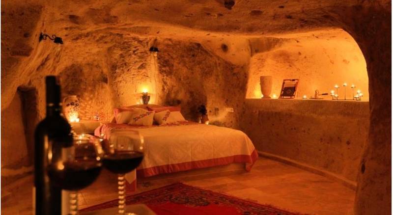 Jerveni Cave Hotel