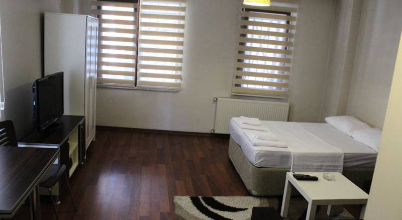 La Casa Suites