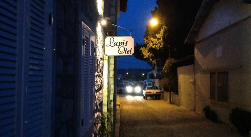 Lapis Otel