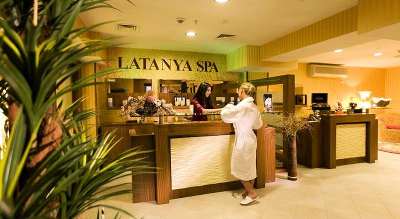 Latanya Palm Hotel