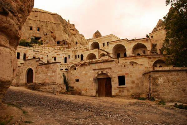 Local Cave Hotel