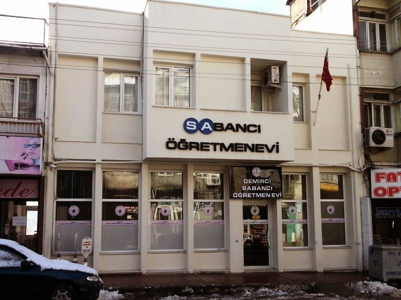 Manisa Demirci Sabanc retmenevi