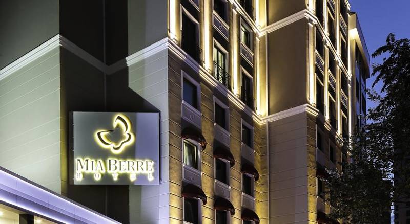 Mia Berre Hotels