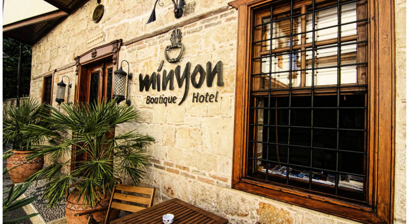 Minyon Hotel