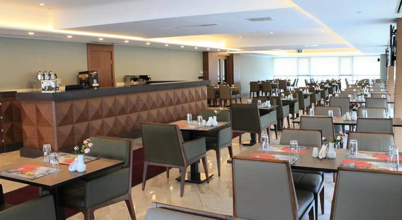 Nearport Hotel