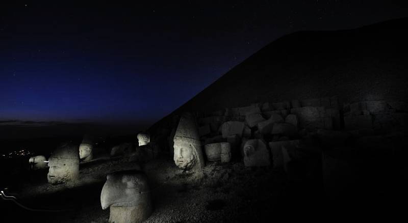 Nemrut Hilltop Hotel