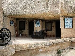 Nomad Cave Hotel