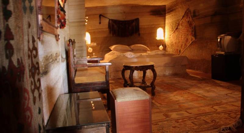 Oriental Cave Suites