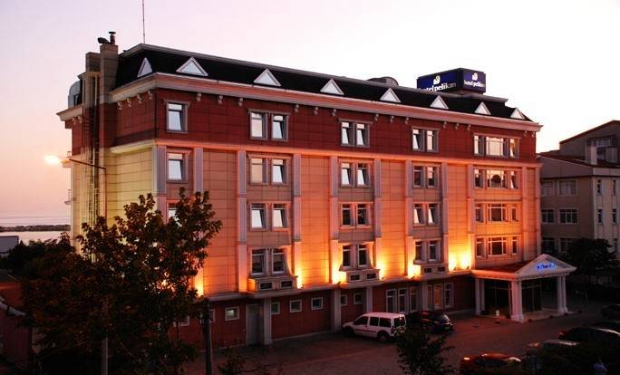 Pelikan Otel