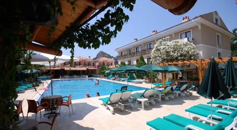 Perdikia Beach Hotel