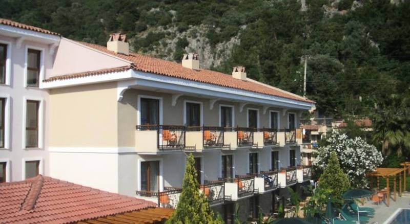 Perdikia Beach Hotel