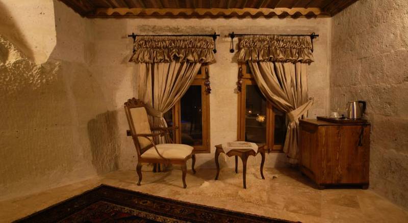 Phocas Cave Suites