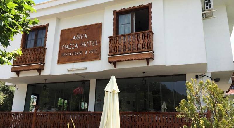 Piazza Hotel