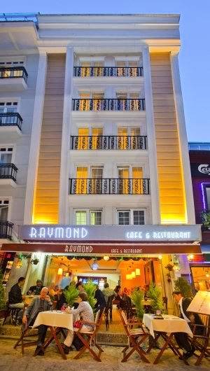 Raymond Hotel