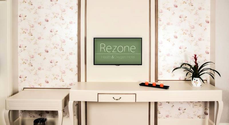 Rezone Health & Oxygen Hotel